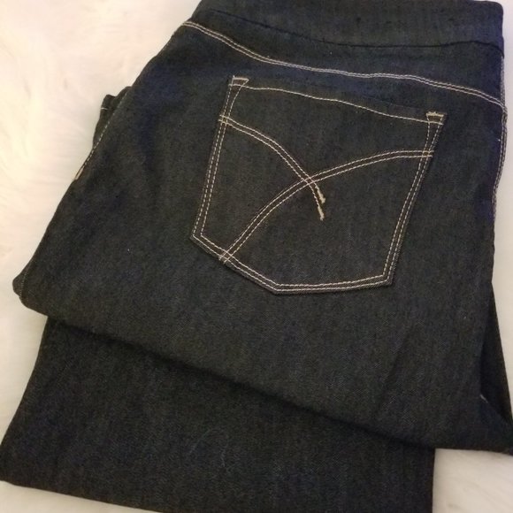 Plus Size - Black  R Jeans - Picture 3 of 4